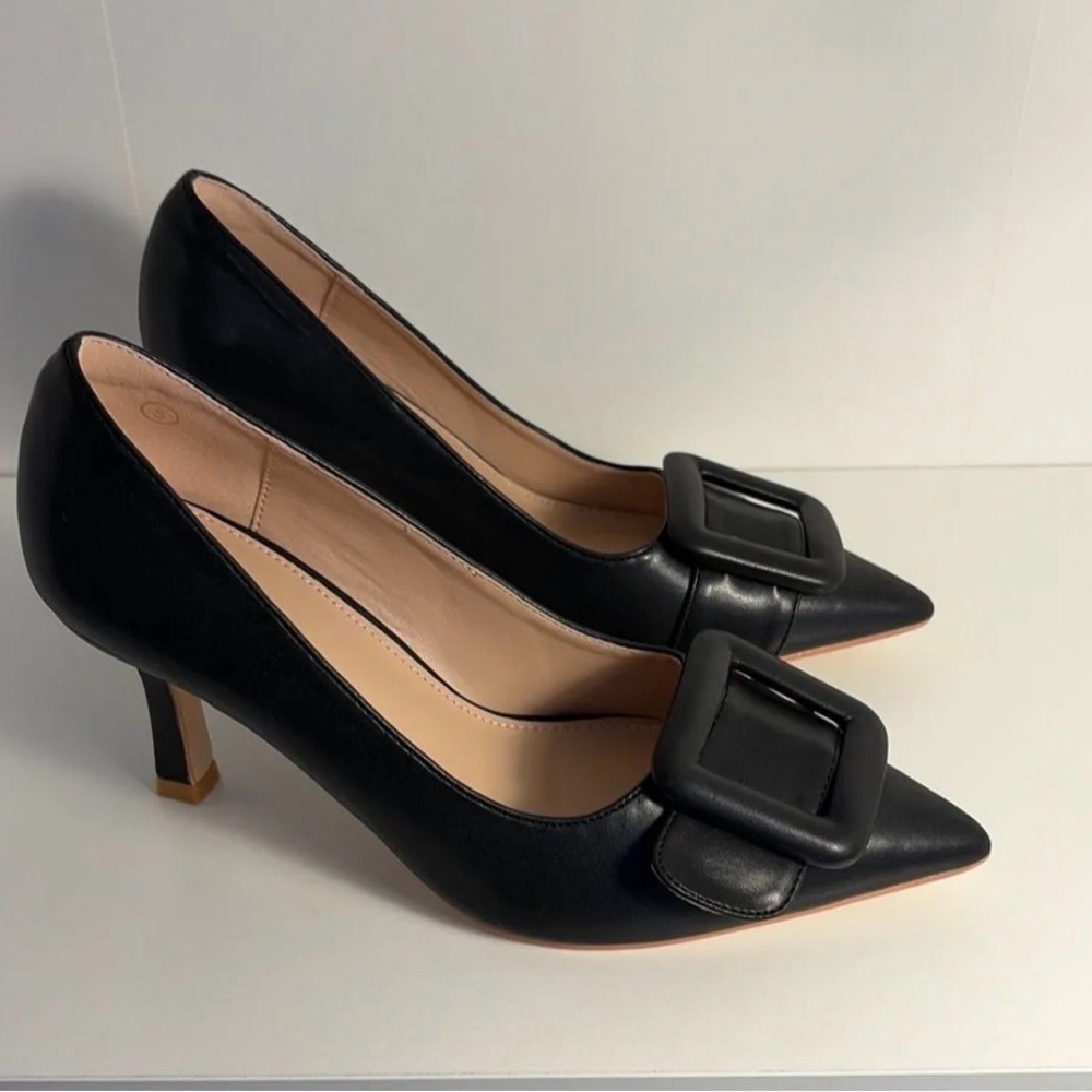 Chic Black Heels with Statement Buckle